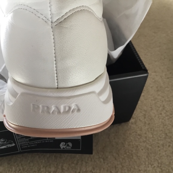 Prada Calzature Donna Sneaker White Leather NWT MINT Sz 40.5 Magnificent $950 - Picture 5 of 5